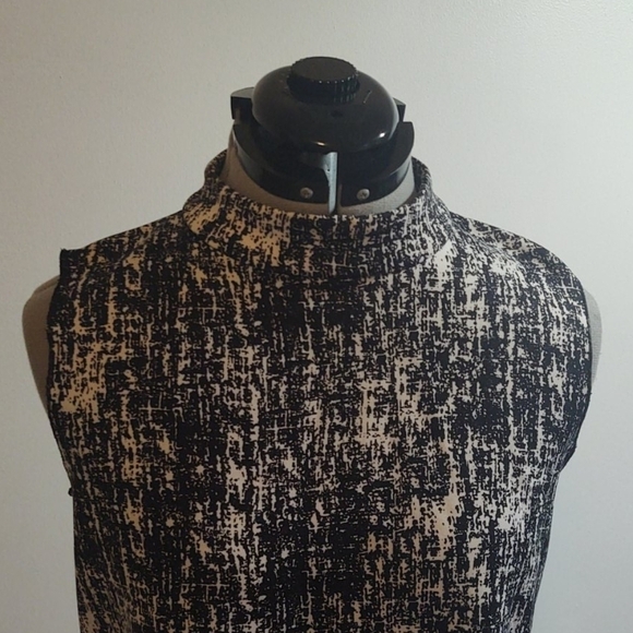 Vince Camuto Black and White Print Top Sz S - Picture 2 of 9